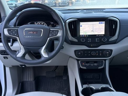 Used 2024 GMC Terrain Denali w/ Denali Premium Package AWD/4WD image 7
