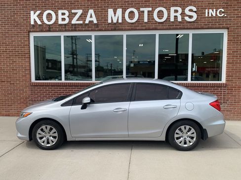 Used 2012 Honda Civic LX image 2