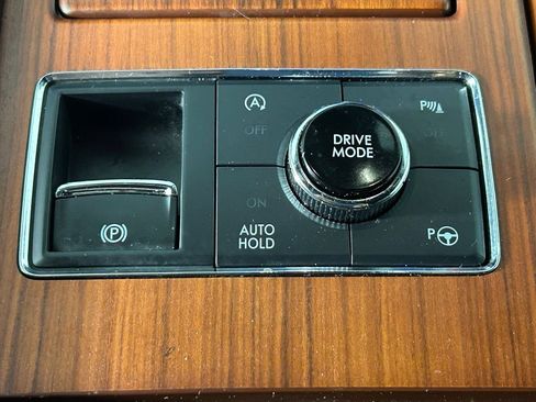Used 2020 Lincoln Navigator L Reserve w/ Luxury Package AWD/4WD image 27