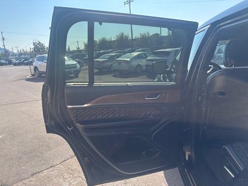 Used 2023 Jeep Grand Cherokee L Summit w/ Advanced Protech Group IV AWD/4WD image 21