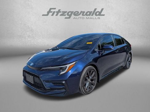 Used 2023 Toyota Corolla SE w/ SE Package FWD image 2