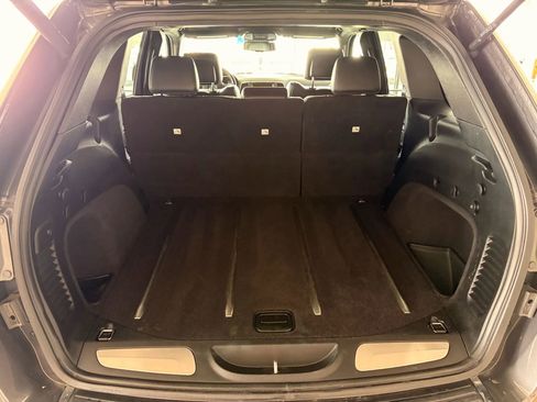 Used 2016 Jeep Grand Cherokee Limited image 16