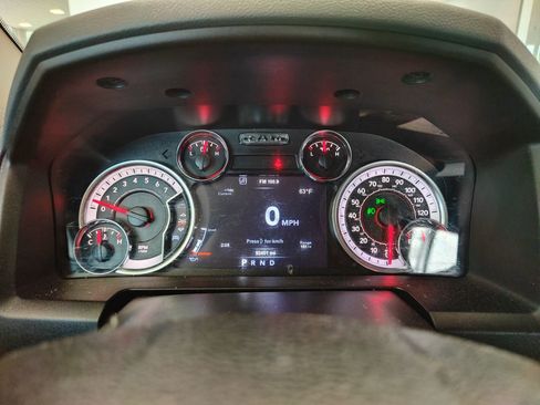 Used 2019 RAM 1500 Big Horn AWD/4WD image 13