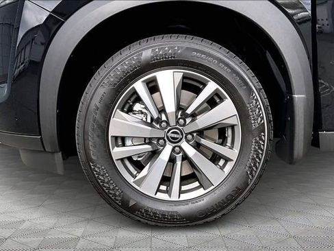 New 2025 Nissan Pathfinder SL image 12