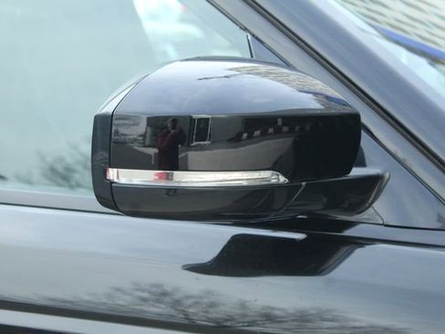 Used 2022 Land Rover Range Rover Sport HSE Silver Edition image 14