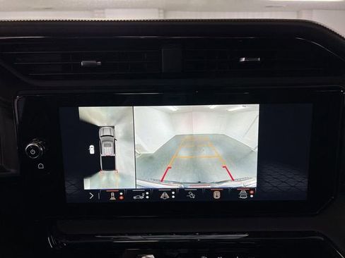 Certified 2024 GMC Sierra 1500 AT4 w/ Technology Package AWD/4WD image 14