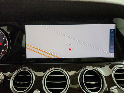Used 2017 Mercedes-Benz E 300 image 19