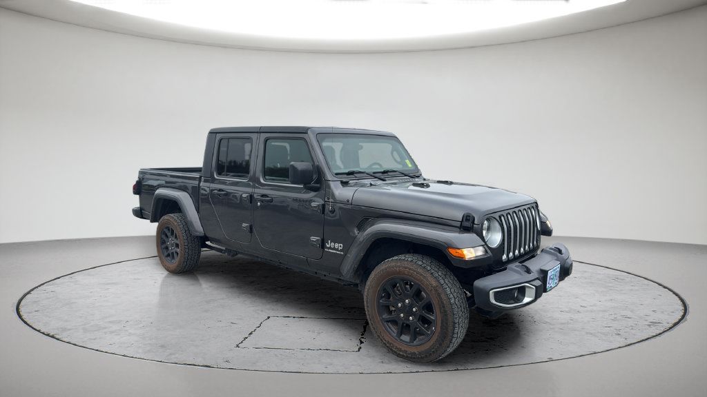 Used 2023 Jeep Gladiator Overland AWD/4WD image 2