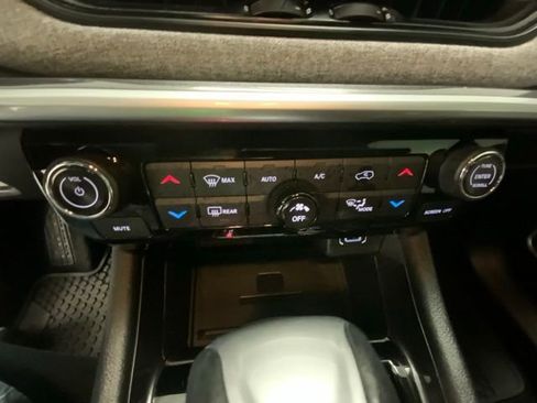 Used 2024 Jeep Compass Latitude w/ Sun and Sound Group image 22