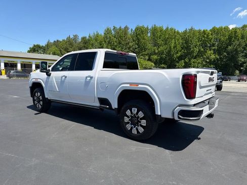 Used 2025 GMC Sierra 3500 Denali w/ Technology Package AWD/4WD image 8