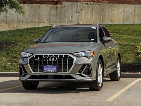 Used 2021 Audi Q3 2.0T Premium w/ Convenience Package AWD/4WD image 5