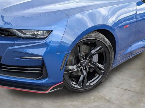 Used 2020 Chevrolet Camaro SS RWD image 6
