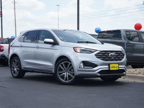 Used 2019 Ford Edge Titanium w/ Equipment Group 301A FWD image 2