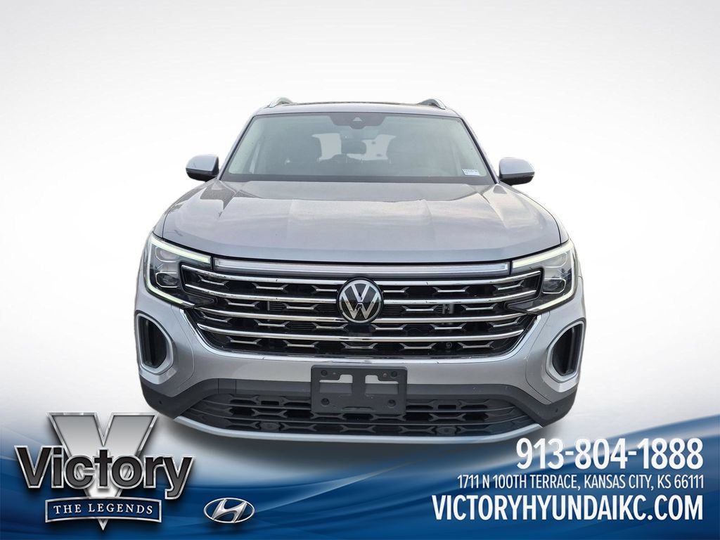 Used 2024 Volkswagen Atlas SEL AWD/4WD image 8