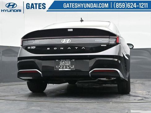 New 2025 Hyundai Sonata Limited image 30