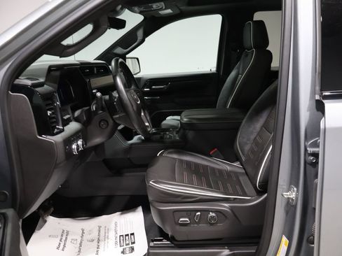 Used 2025 GMC Sierra 1500 AT4X image 11