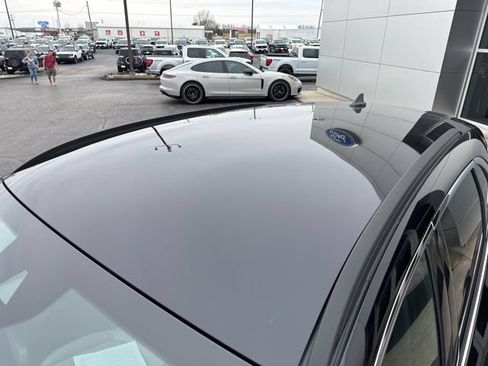 Used 2025 Ford Escape SE FWD image 8