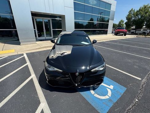 Used 2018 Alfa Romeo Giulia AWD image 3