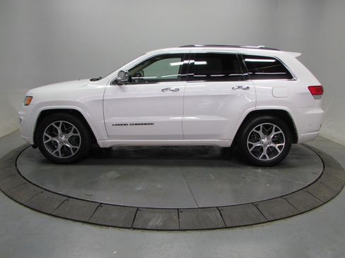 Used 2019 Jeep Grand Cherokee Overland AWD/4WD image 4