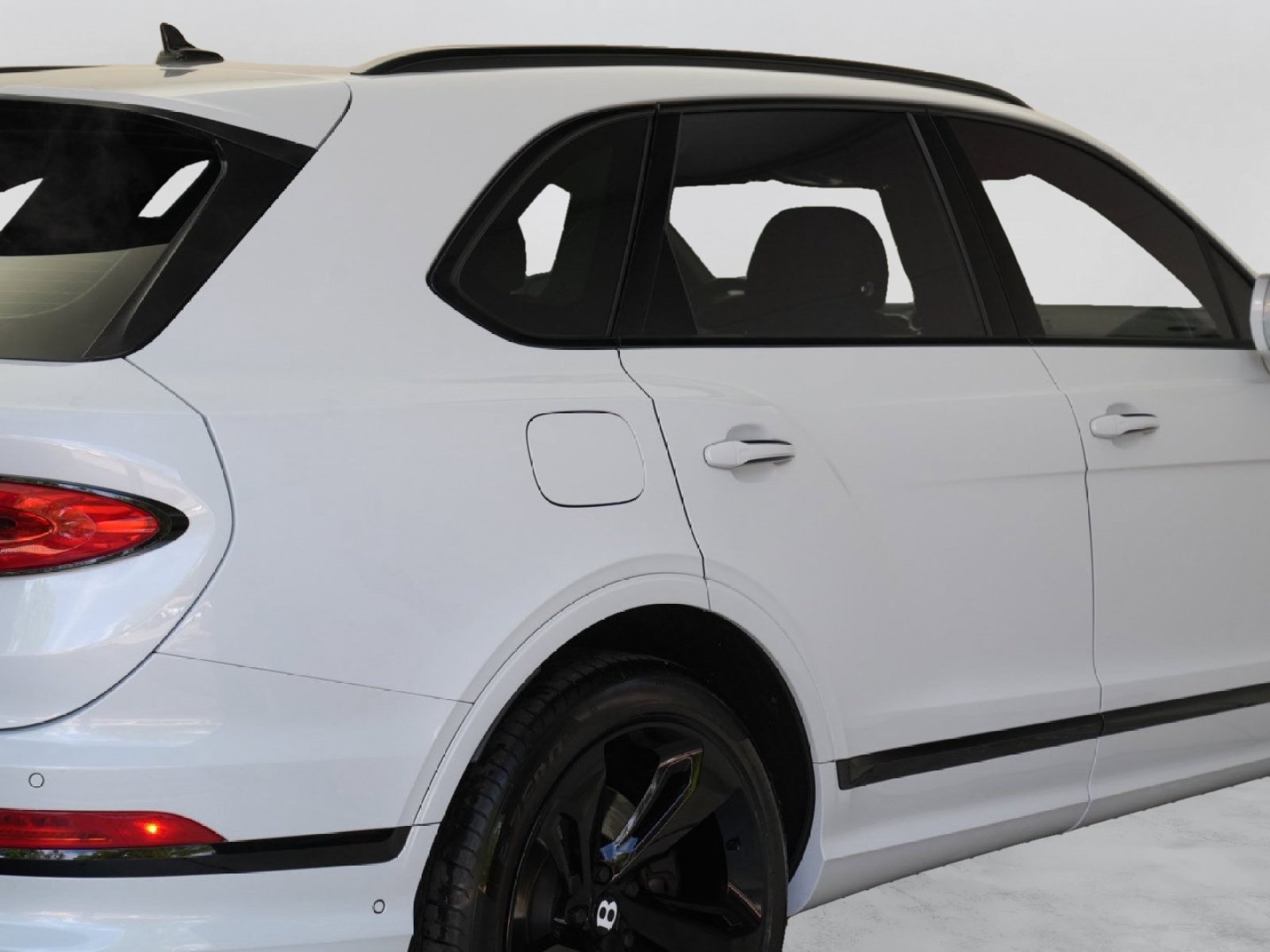 Used 2024 Bentley Bentayga AWD/4WD image 47