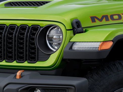 Used 2026 Jeep Gladiator Mojave AWD/4WD image 6