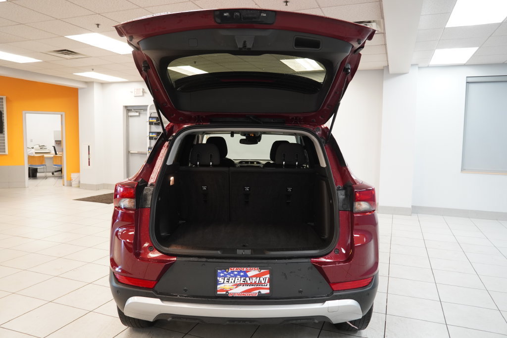 Used 2022 Chevrolet TrailBlazer LT w/ Convenience Package FWD image 9