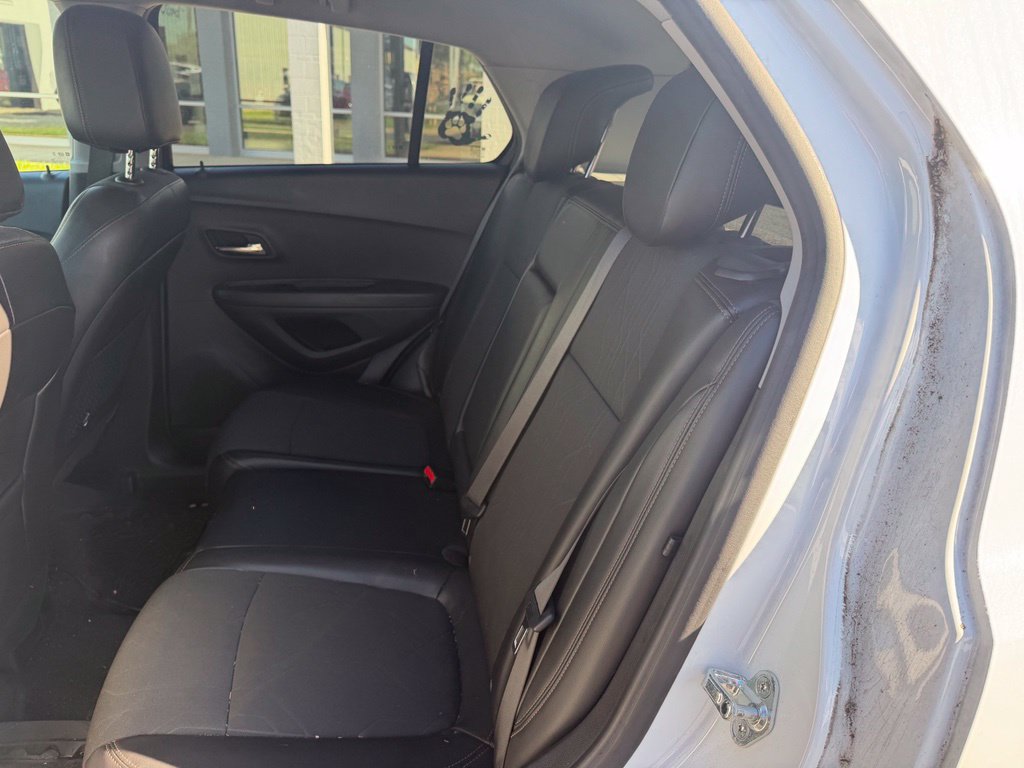 Used 2019 Chevrolet Trax LT w/ LT Convenience Package AWD/4WD image 8