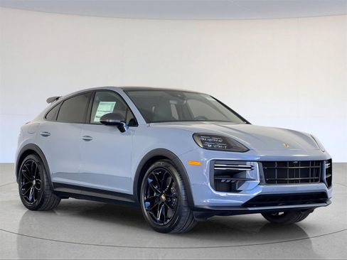 New 2025 Porsche Cayenne Turbo GT image 10