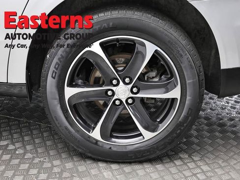 Used 2021 Buick Enclave Essence w/ Sport Touring Edition image 8