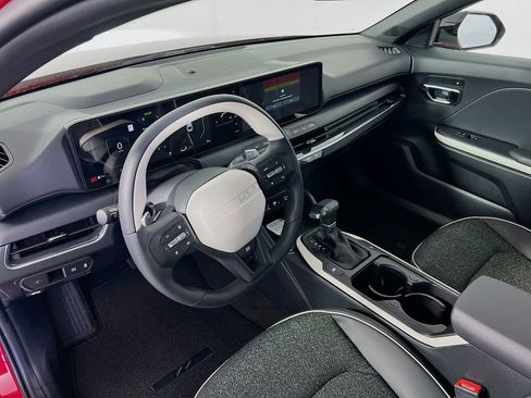 New 2025 Kia K4 GT-Line image 9