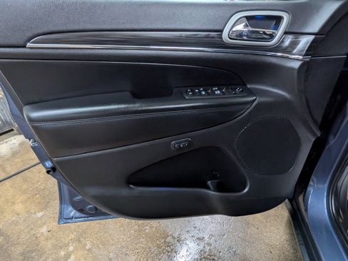 Used 2021 Jeep Grand Cherokee Limited w/ Trailer Tow Group IV image 11