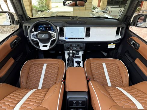Used 2025 Ford Bronco Outer Banks image 33