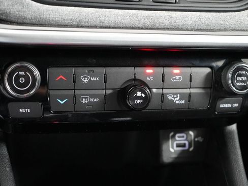 Used 2022 Jeep Compass Latitude AWD/4WD image 24