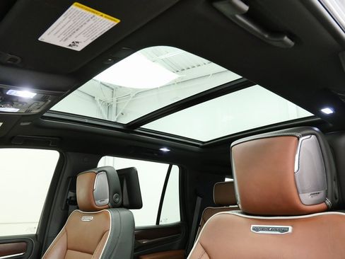 Used 2024 GMC Yukon Denali Ultimate image 35