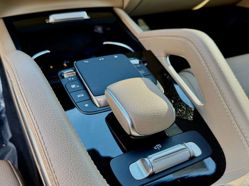 Used 2024 Mercedes-Benz GLS 450 4MATIC image 34