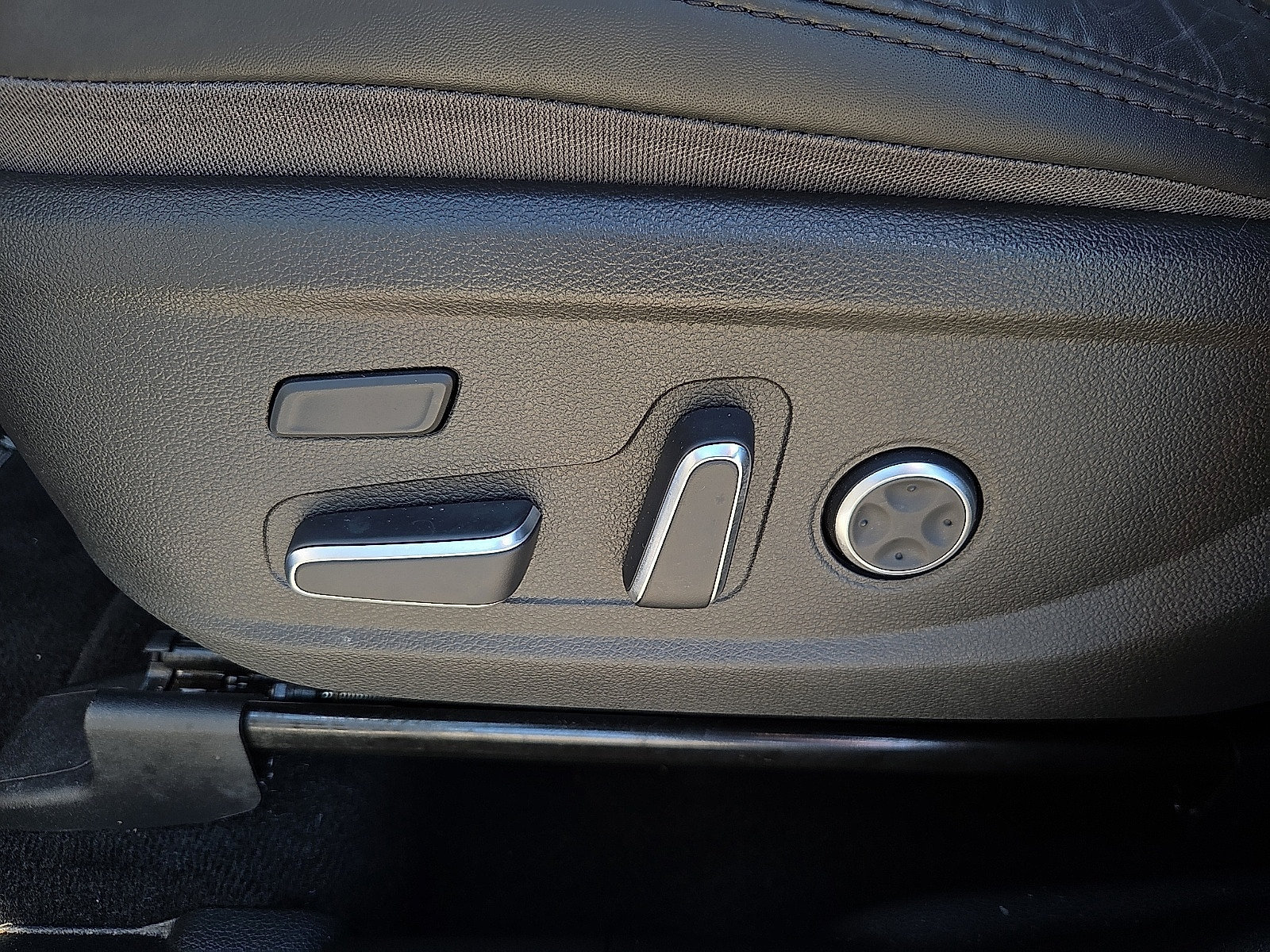 Used 2023 Hyundai Santa Fe Calligraphy w/ Cargo Package AWD/4WD image 15