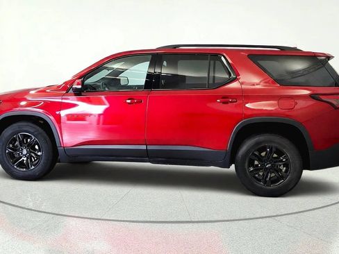 Used 2023 Chevrolet Traverse LT FWD image 5