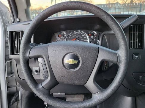 Used 2018 Chevrolet Express 3500 LT w/ LT Preferred Equipment Group RWD image 24