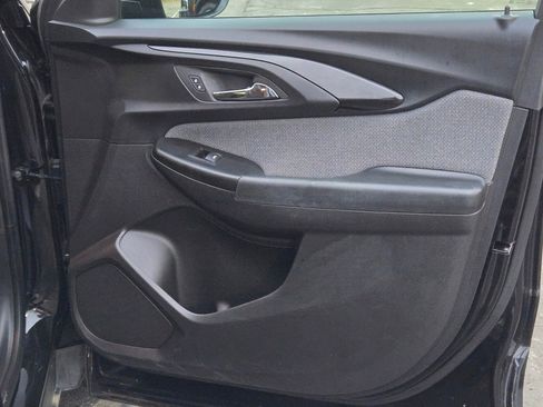 Certified 2023 Chevrolet TrailBlazer LT w/ Convenience Package image 5