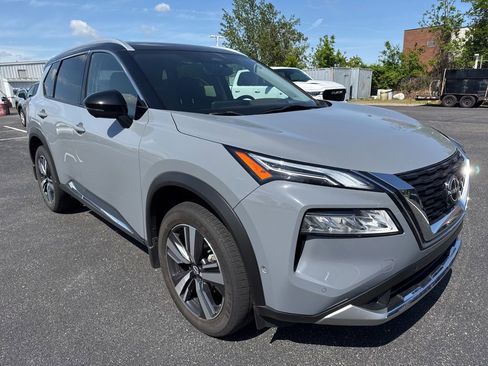 Used 2023 Nissan Rogue Platinum w/ Platinum Premium Package AWD/4WD image 3
