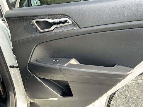 Certified 2025 Kia Sportage LX image 13