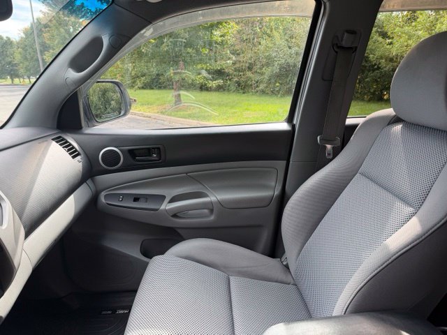 Used 2012 Toyota Tacoma 4x4 Double Cab image 22