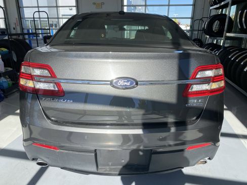 Used 2018 Ford Taurus SEL image 5