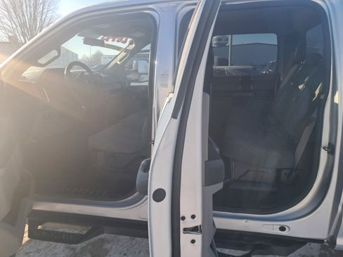 Used 2018 Ford F250 XLT w/ FX4 Off-Road Package image 5