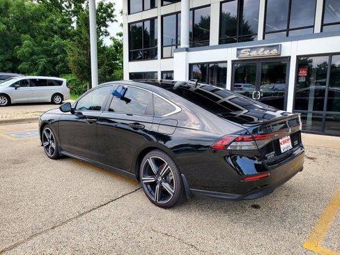 Used 2025 Honda Accord Sport image 7