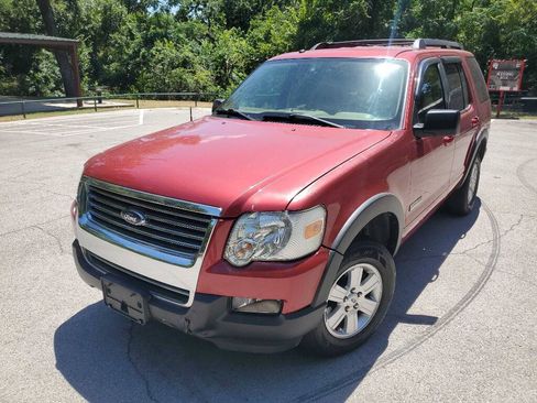 Used 2007 Ford Explorer XLT RWD image 2