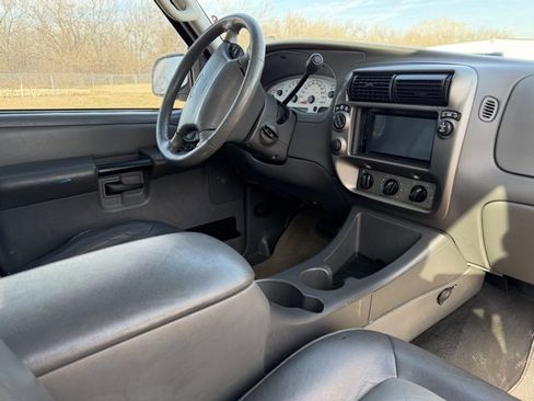 Used 2005 Ford Explorer Sport Trac XLS image 6