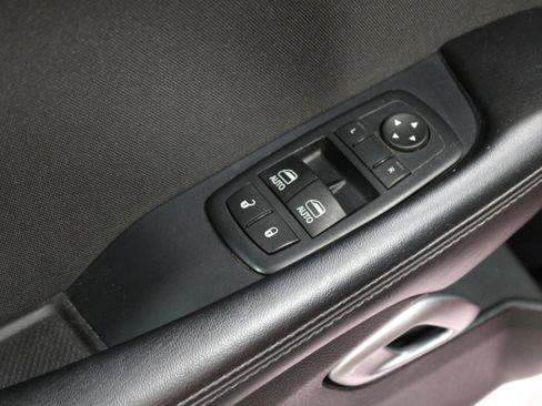 Used 2016 Dodge Challenger R/T image 7