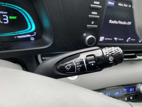 Certified 2025 Hyundai Elantra Blue image 23