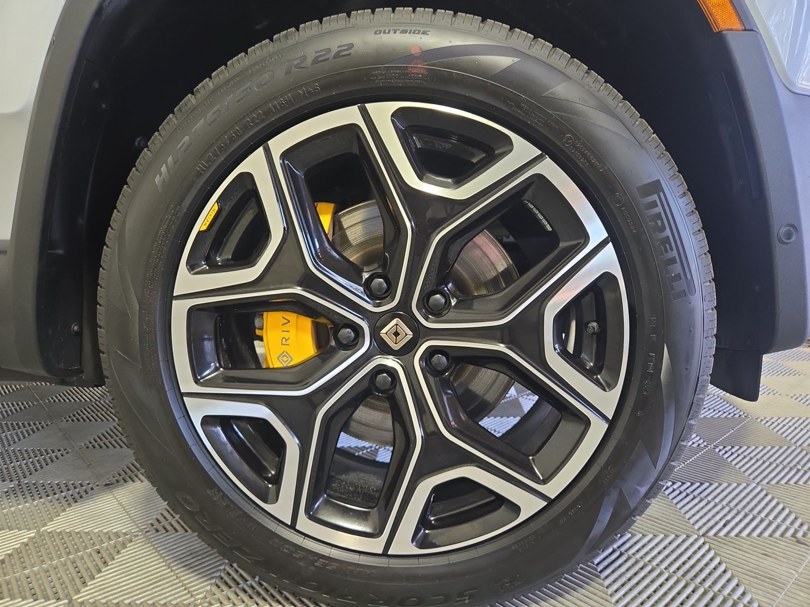 Used 2022 Rivian R1T Adventure AWD/4WD image 11